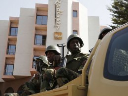 Теракт в отеле Мали: российских летчиков расстреляли во время завтрака